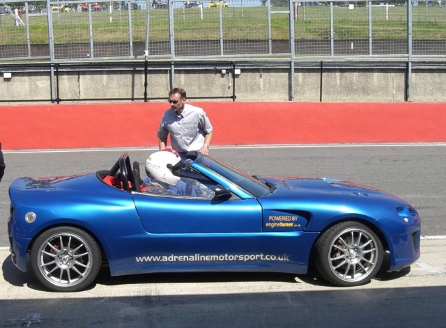 Murtaya in between laps at Brands Hatch.  (Photo by Andy Wilson)